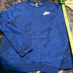 Boys XL Nike Sweatshirt w/front pocket